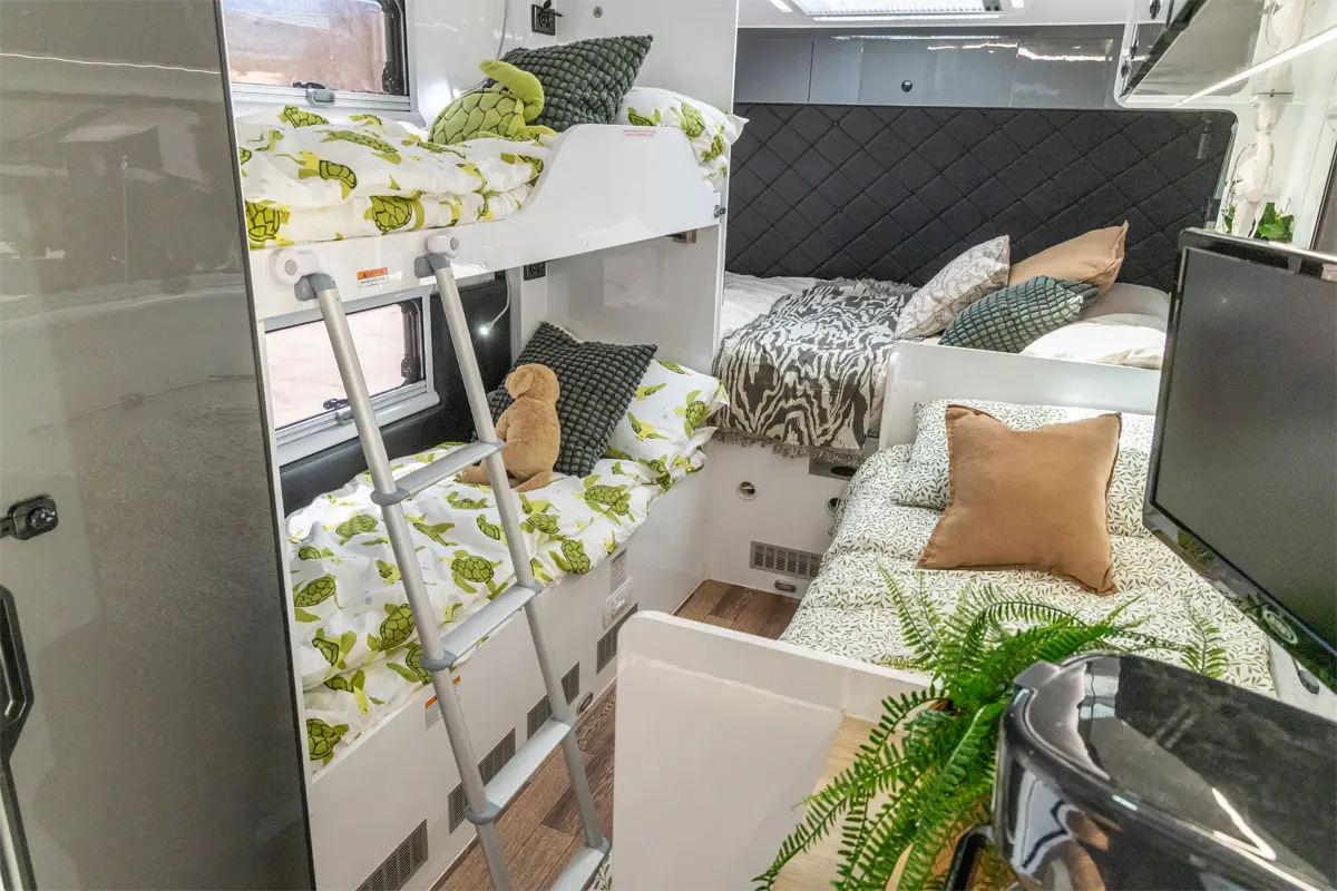 XT17HRT Family OGE - Interior - CR6_7908