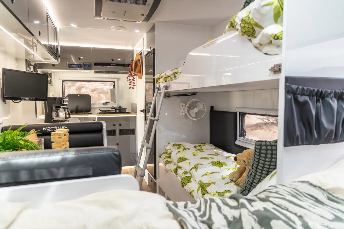 XT17HRT Family OGE - Interior - CR6_8008